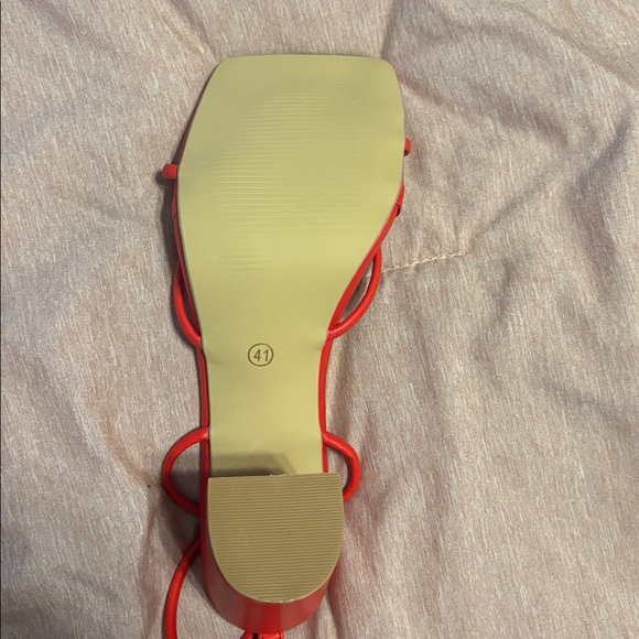 SHEIN red tie up block heel sandals NWOT size 41 women’s - Picture 7 of 7